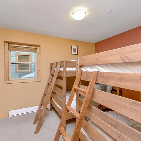 Best Ski-In Out 3 Bdrm Chalet, With Hot Tub-2
