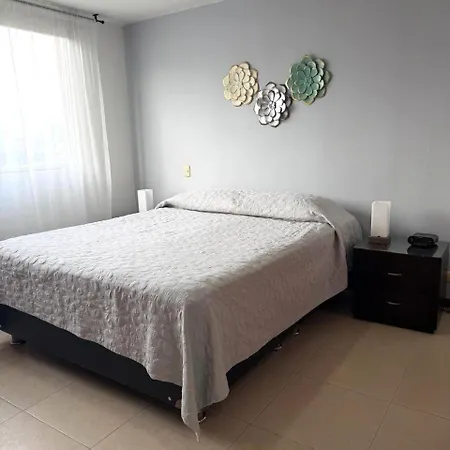 El Poblado, Medellin Con Piscina, Gym, Comodo, Linda Vista.-2