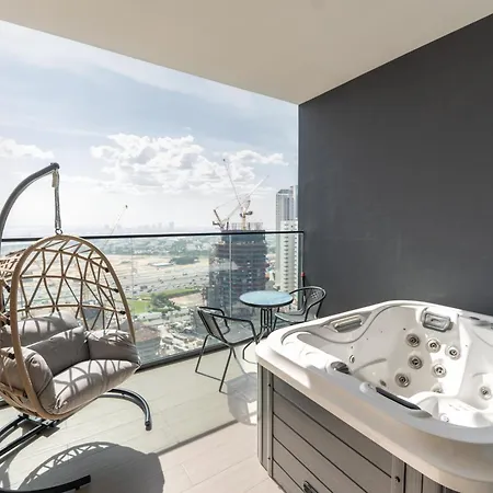 Luxury Trillionaire Studio With Jacuzzi And Canal Views In Business Bay-3