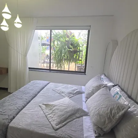 Hotel Suites De Luxury Calasanz Medellin-3