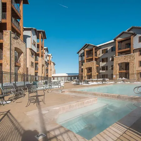 Ski In And Out-King-Canyon-Silverado-Coffee And Tea Bar-Steam-Pool-Hot Tub-3