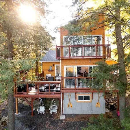 Gorgeous Luminous Cabin With Incredible Deck, Hot-Tub And Majestic Views In Quebec-3