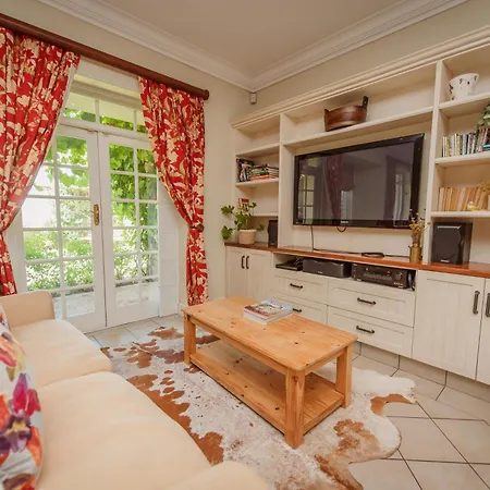 Charming Historic Home In Central Stellenbosch-3