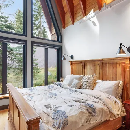 Luxury Whistler 6Br Chalet, Hot Tub And Music Loft-2