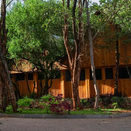 The Giraffe Cottages Restaurant And Bar-3