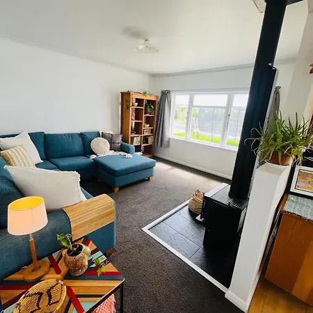 Cozy Motueka Cottage- Central Location-2