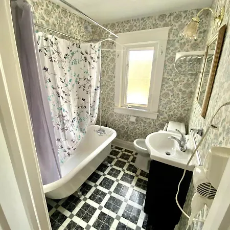 Two Bedrooms Unit With Jacuzzi-3