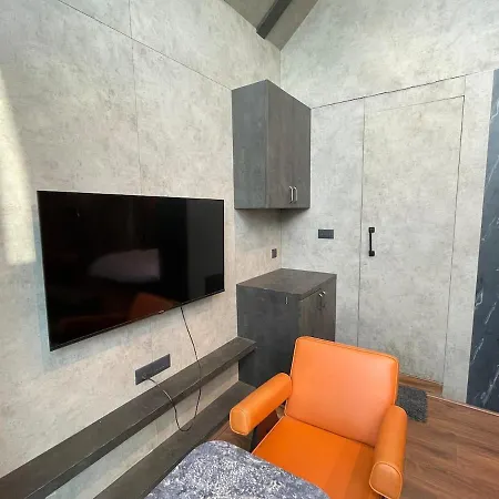 Jasmin 7- Peaceful Retreat With Jacuzzi In Hyderabad By Homeyhuts-2
