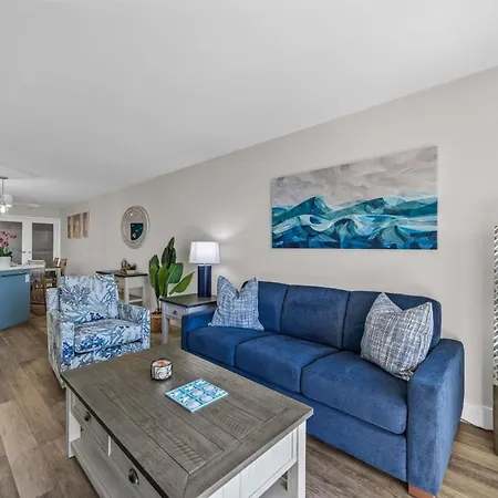 Hip Oceanfront Resort Vistas-3