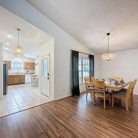Incredible 4 Bed Pool Spa Home, Minutes To Disney Villa-3