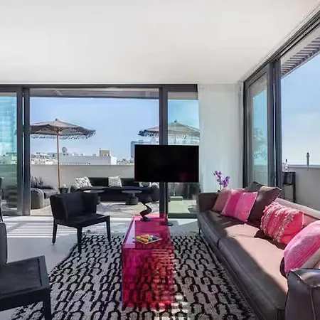 Just 2 Mins Walking From The Best Beaches In Tel Aviv !-2