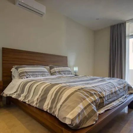Beautiful Home With Private Rooftop And Jacuzzi.-3