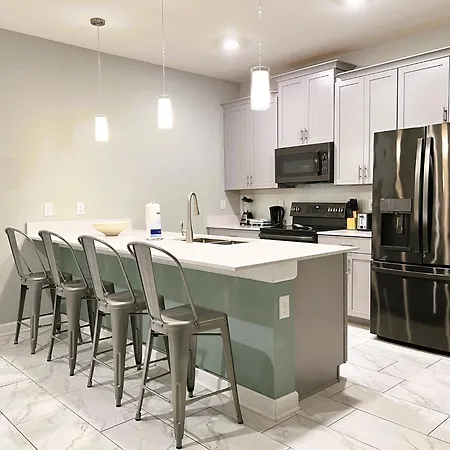 4263Pd-New Listing- 5 Bed/4 Bath-Private Pool-3