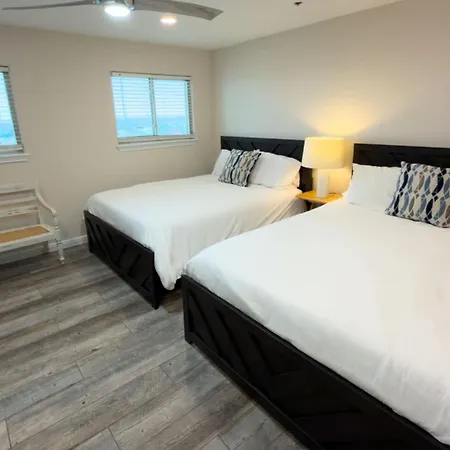 Penthouse Beachfront Views Renovated-2