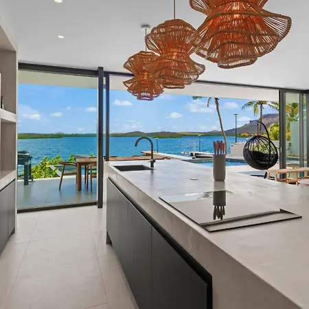 The Wave Villa & Apartments - By Lxryhome-3