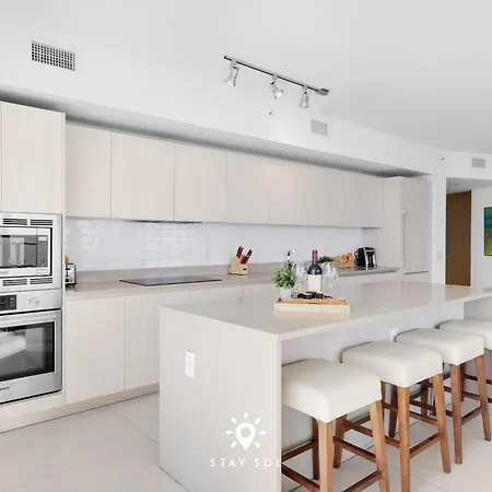 Oceanline 3Br Corner Balcony & Calm Seas-2