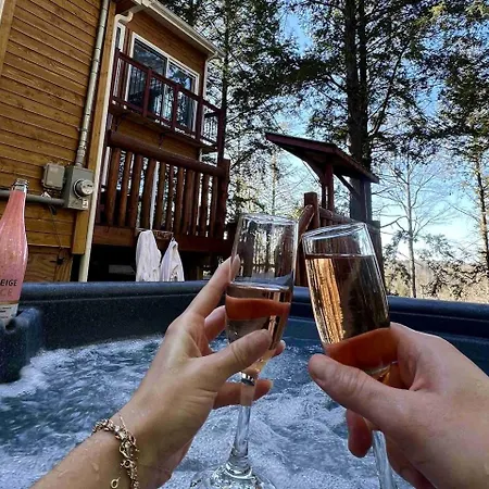 Gorgeous Luminous Cabin With Incredible Deck, Hot-Tub And Majestic Views In Quebec-2