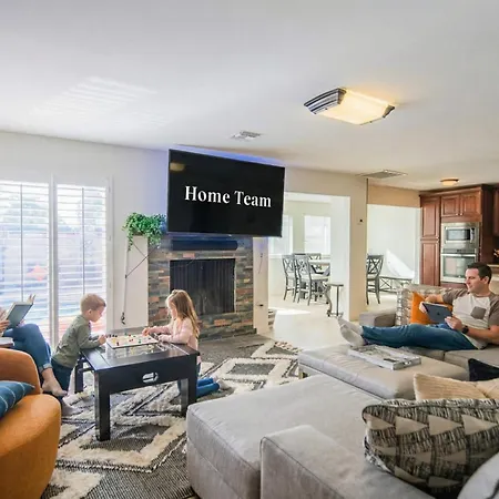 Refreshing Pool Hot Tub Game Room Sleeps 8-3