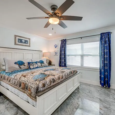 Steps To Madeira Beach! Modern Family Getaway-3