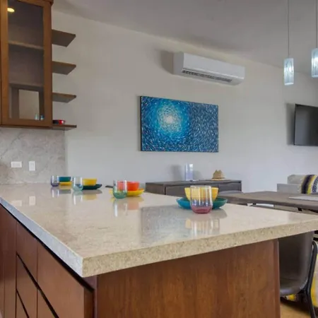 Beautiful Home With Private Rooftop And Jacuzzi.-2