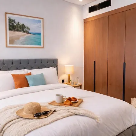 Near World Trade Center Sleeps 5 Family Business Friendly-3