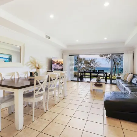 Ocean Fairways Getaway - Beachfront Townhouse Coral Cove-2