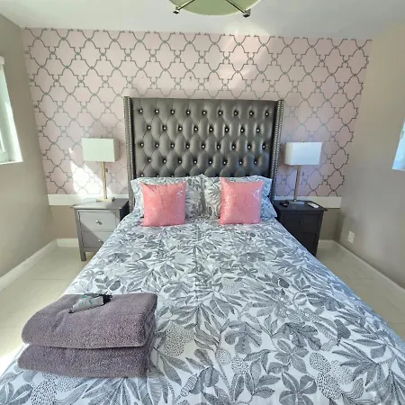 Oasis 5 Bed, 3 Bath Pool Home Minutes To The Beach-2