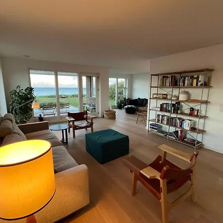Magnificent Seaside Villa With Stunning Views-2