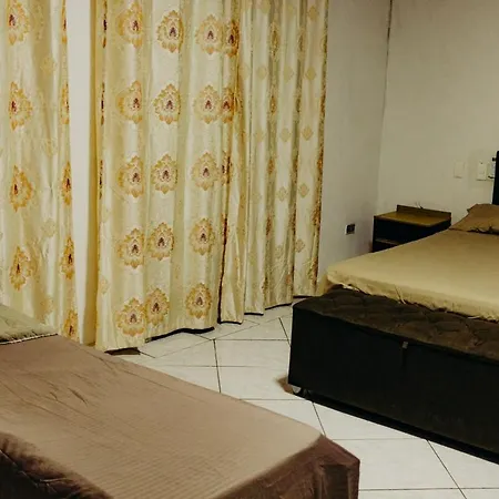 Duas Casas Climatizadas Com Jacuzzi, Tv 70" E Churrasco Para Grupos Ate 16 Pessoas-3