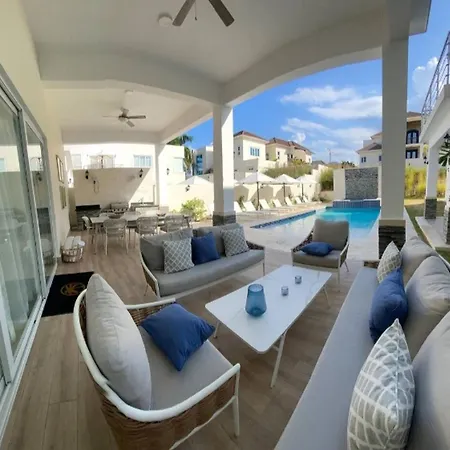 The Crown Oasis Luxury Escape All Inclusive-3
