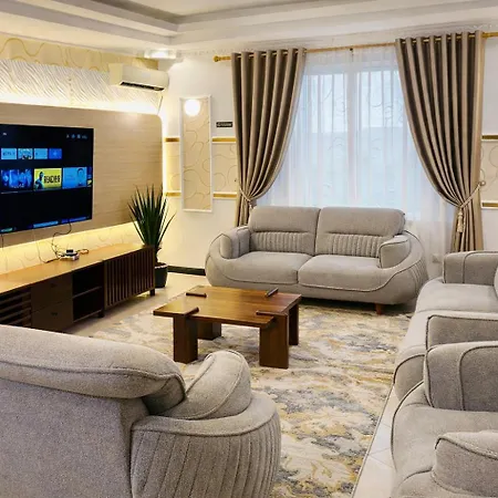 Modern 5-Bedroom Family Home Near Palm Village-3