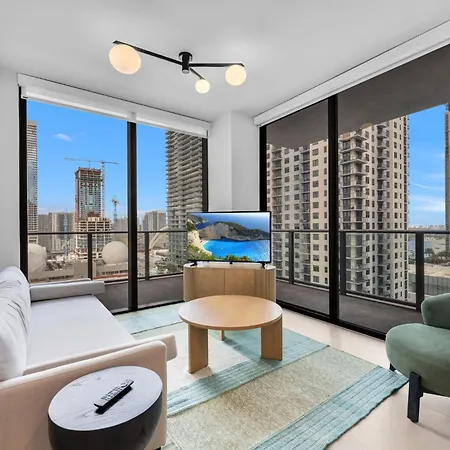 Chic Downtown Miami 2Br City Views Rooftop Pool-2
