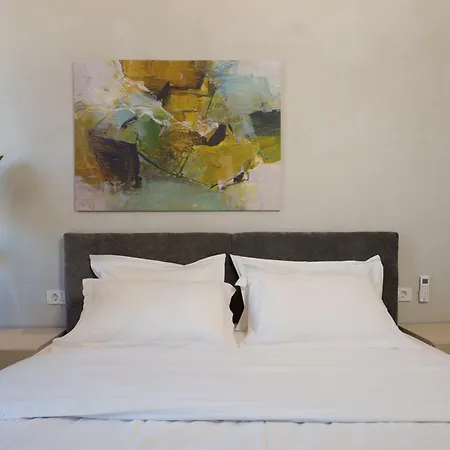 Ee Homes - Curated Design, Tub Skyline Views-3