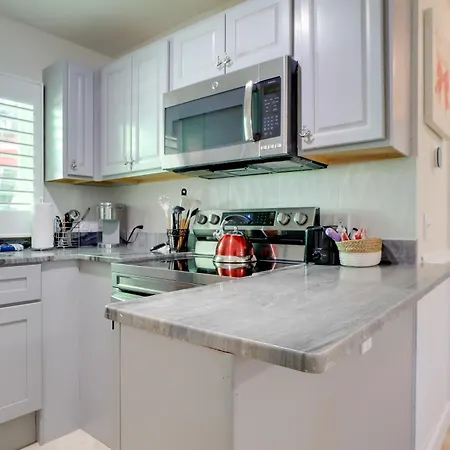 Waterside Retreat! Boutique Condo In Madeira Beach-3