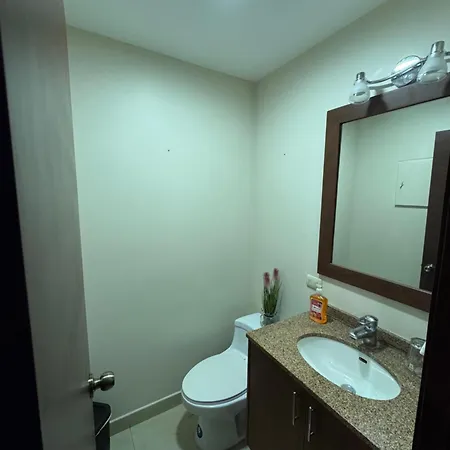 Exclusivo Departamento Samborondon Plaza Piso 2-2