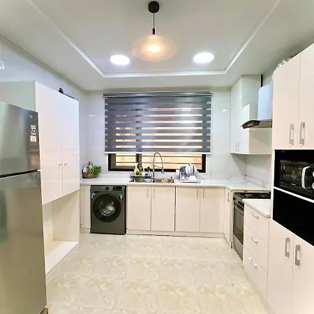 Spacious 3 Bedroom In Lekki With Wifi And 24 X 7 Power-2