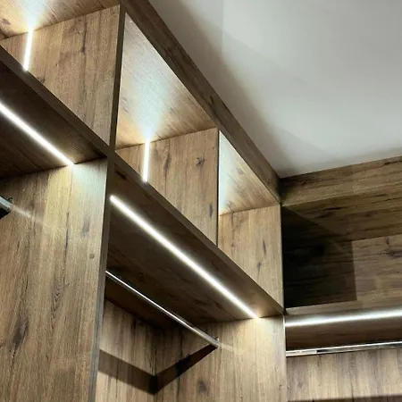 Modern, Freshly Renovated In The Very Center Of The City-2