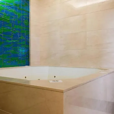 Luxury 1-Bedroom Apartment At Versace Tower Downtown Beirut-2