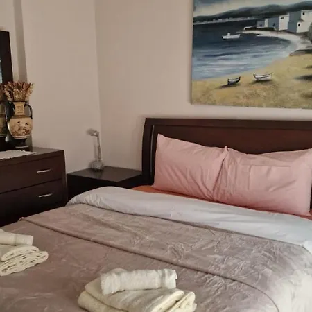 Central 3 Bedroom Apartment Pafia 2-3