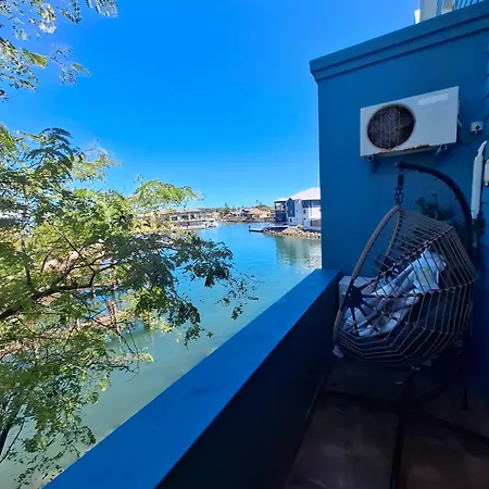 Waterfront Canal Luxury Apartment Jetty, Spa & Pool-3