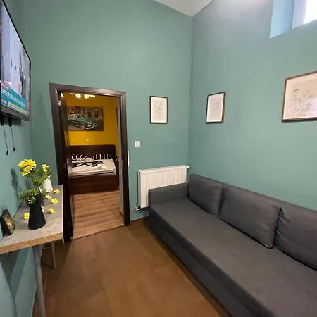 Huge Apartment In Old Town For Up To 9 People-2