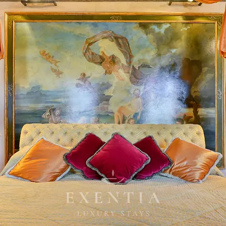 Exentia Stays - Luxury Penthouse Piazza Venezia, Rome-3