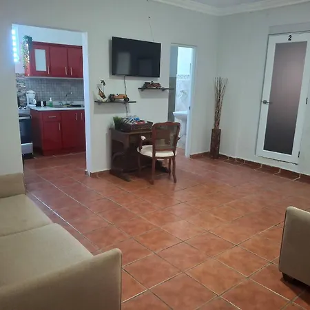 Comfortable 2Br Getaway For 6 Guests With Pool Access-2