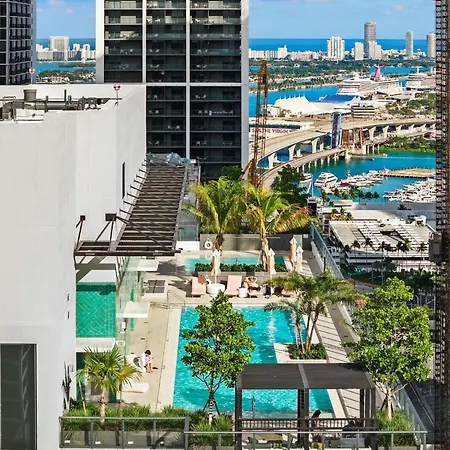 Stylish Apt With Rooftop Pool In Downtown Miami-2