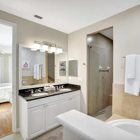 3 Minutes To Beach, Dining, & Nightlife, 4 Bedroom, 4 Bathroom, Equipped With Pool & Spa Lux Family Home Sleeps 10-3