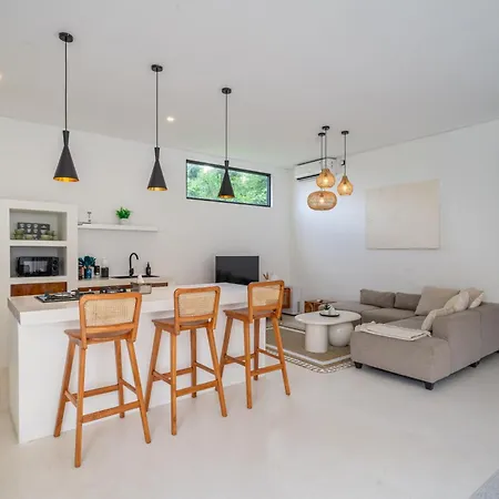 White Manta Villa - Tropical Family Retreat With Pool&Outdoor Lounge-2