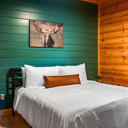 Smoky Haven Retreat By Beyond Expectations-3