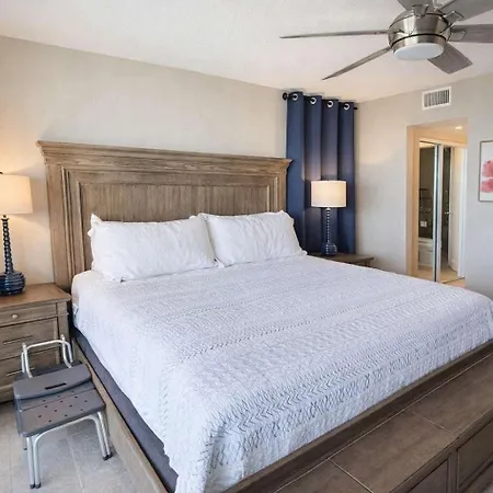 10 People Remodel On Beach Incredible Views-2