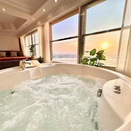 Luxury Maadi 3Br Nile View Stays Jacuzzi In Some Units-2