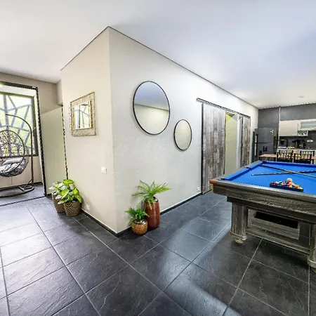 6 Bedroom And Jacuzzi 1 Block From Lleras P6-3